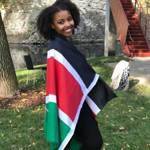 Meet your Posher, Anna